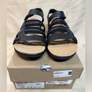 NIB Clarks Black Strappy Leather Sandals